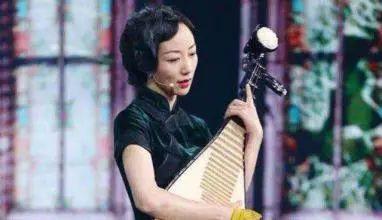 韩雪生平与星光背后的故事，揭秘一家独特小巷店铺的传奇经历