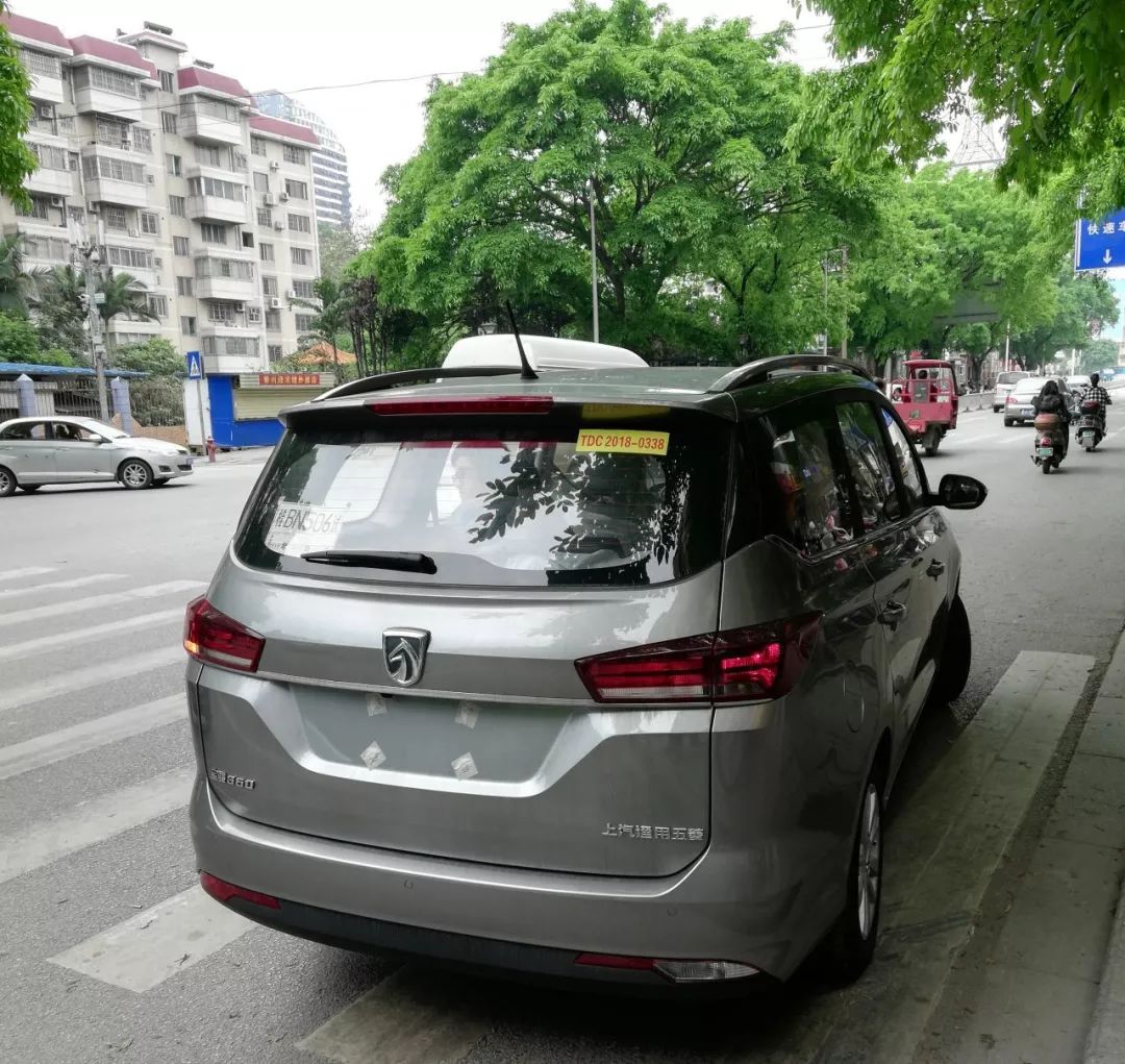 最新六座车型，科技引领出行革新