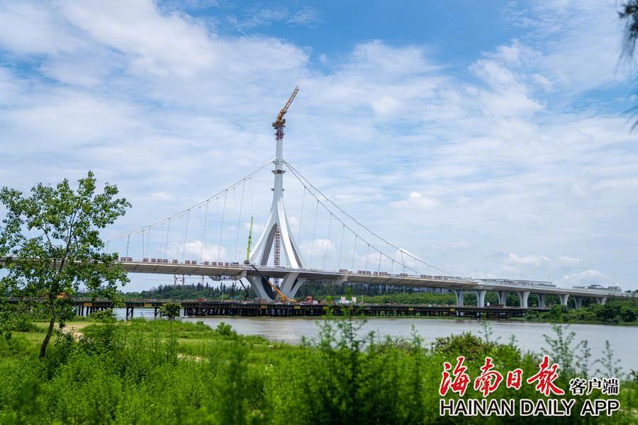 琼海大桥最新动态与小巷风情小店探秘