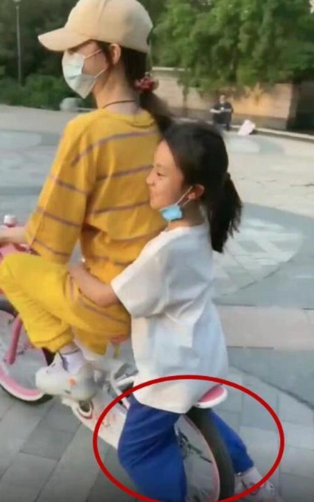 贾乃亮与甜馨最新视频，满满的爱与家庭的温馨时刻
