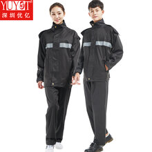 最新执勤服，小巷深处的时尚探索