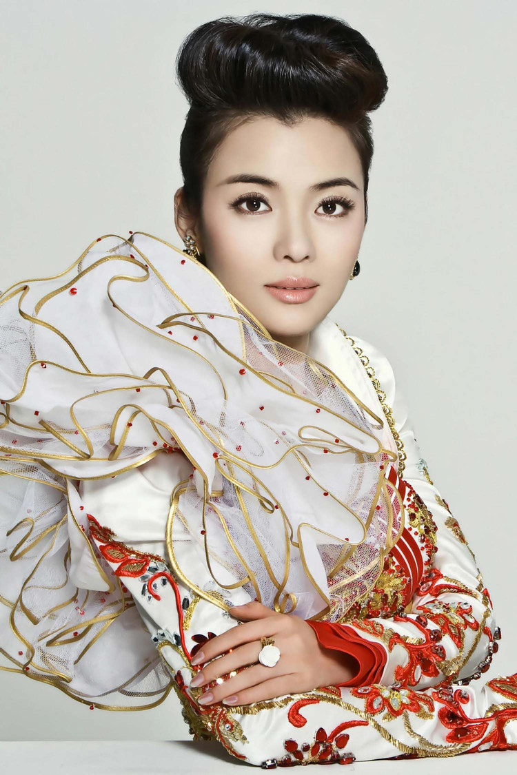 陈思思，音乐成就与公众形象瞩目风采展现