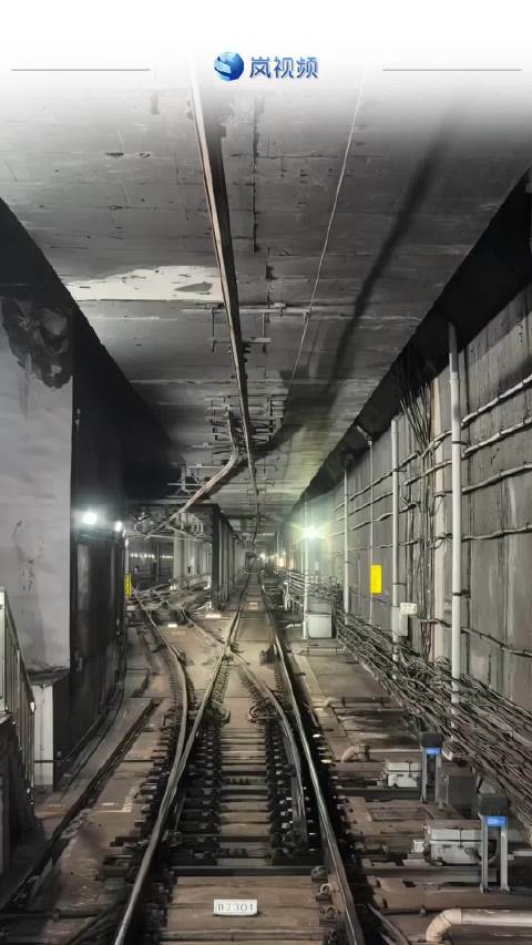 地铁最新视频揭秘，小巷中的隐藏美食宝藏探索之旅