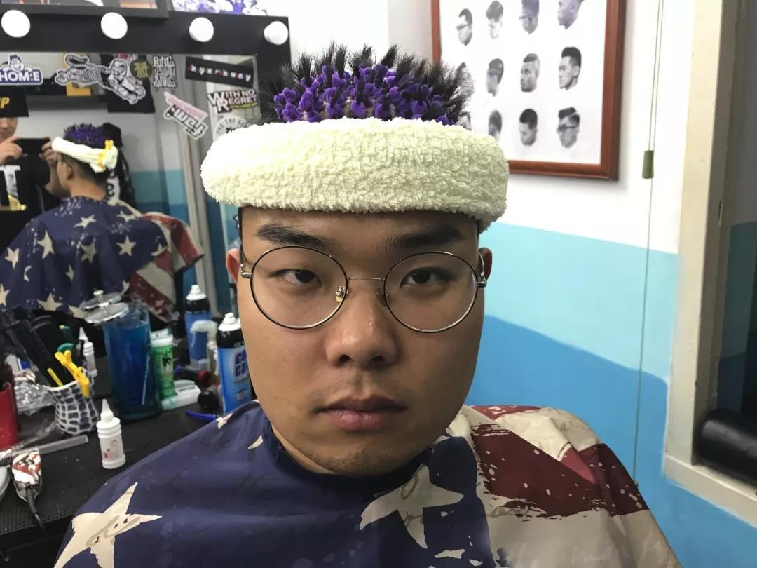 最新黑人烫，小巷深处的秘密美发殿堂探秘